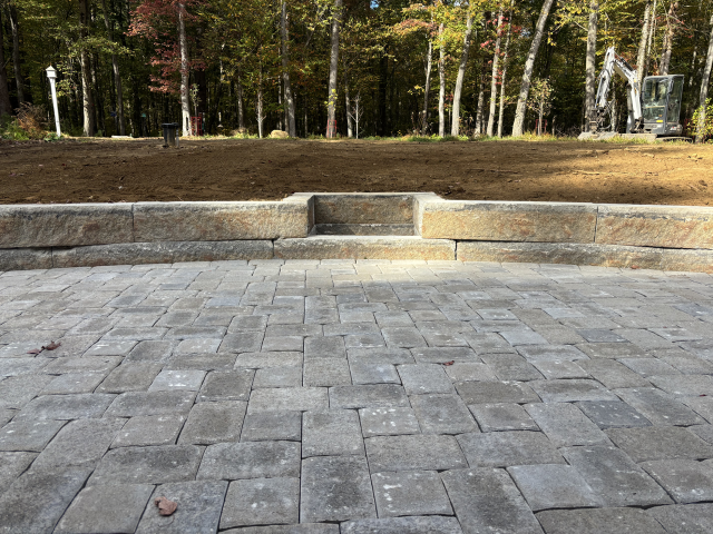 Retaining wall and pavor patio